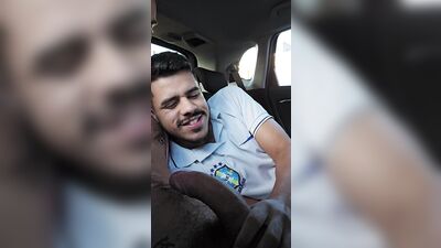 Blowjoob in the taxi - free gay porn