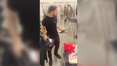 Zalthy & Eduell Evindur - In the fitting rooms a shopping mall - free gay porn