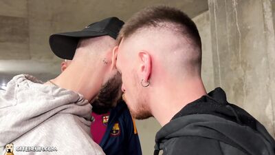 Come to suck Ive got a buddy you should meet - free gay porn