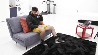 Swallowing Hung Gordon - free gay porn
