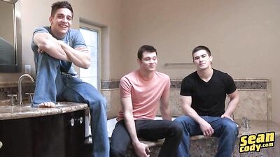 SC1205 - Oscar & Calvin Double-Penetrate Jamie - gay porn video