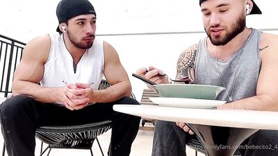 Lowi devorou o cuzinho de Mike Bebecito - gay porn video