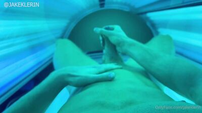Jake Klerin - Me jerk off to completion in the tanning bed since I get horny every time I tan - gay porn video