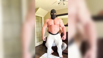 Body building cum Micael Wilson - gay porn video