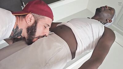 Blowjob in Calgary Romeo Davis XL - gay porn video