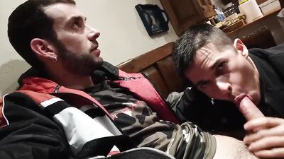 ALGUIEN DIJO A CENAR Angelprivvt - gay porn video