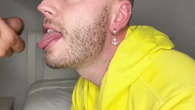 Mars Gymburger sucks my cock until I cum and we have a white - gay porn video