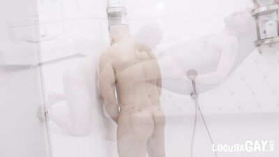 LocuraGay - Fran Biancci le da polla rica a guarrete Max Fendez - gay porn video