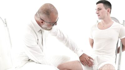 APPRENTICE TYLER, Chapter 1 - The Interview 2022-11-25 - gay porn video