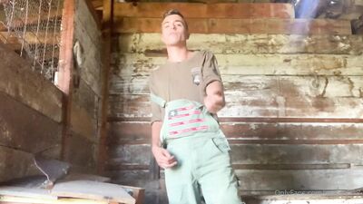 OnlyFans - OnlyXXXGuys - How am I as a farmworker, says @seanpeek7 from Montreal