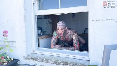 Hoping the neighbours get distracted by my mates tattoos while i eat his hole - gay porn video