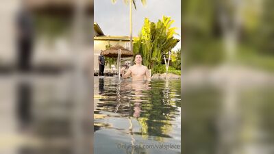 Valsplace gay porn video (22)