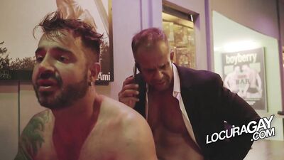 Ejecutivo ocupado LOCURAGAY - gay porn video