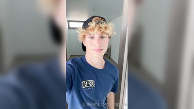 Valsplace gay porn video (51)
