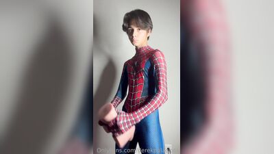 derekpalacioss - 2022-10-16 - a bit rushed because I was waiting for the suit and toy to d 3