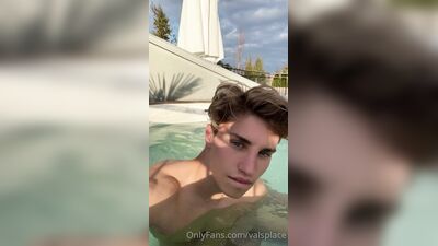 Valsplace gay porn video (27)