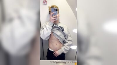 Valsplace gay porn video (21)