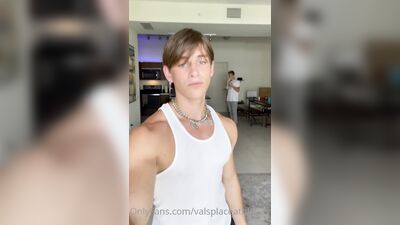 Valsplace gay porn video (5)