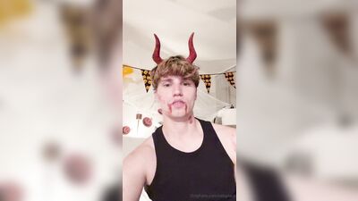 Valsplace gay porn video (191)