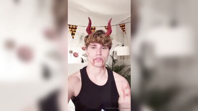 Valsplace gay porn video (191)