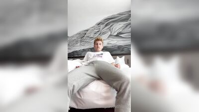 Valsplace gay porn video (4)