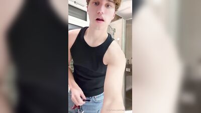 Valsplace gay porn video (190)