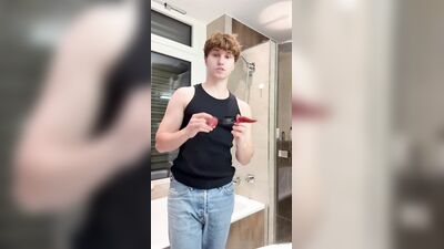 Valsplace gay porn video (190)