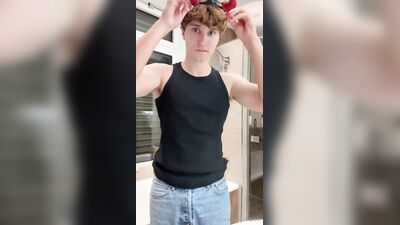 Valsplace gay porn video (190)