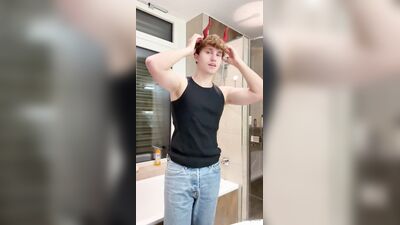 Valsplace gay porn video (190)