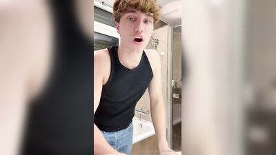 Valsplace gay porn video (190)