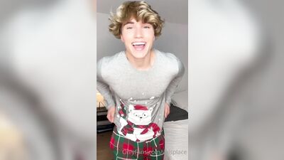 Valsplace gay porn video (89)