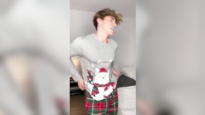 Valsplace gay porn video (89)