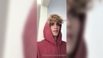 Valsplace gay porn video (56)