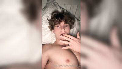Valsplace gay porn video (99)