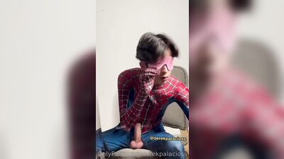 derekpalacioss - 2022-12-01 - spidey gets all numb shooting his webs