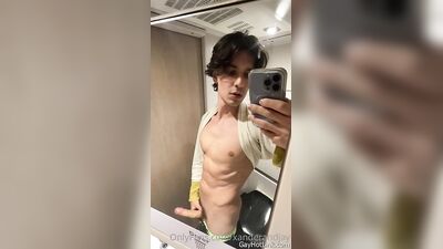 Xanderboyx and xanderandjay 'I was so horny on the train, I text Jay and told him I was g ' by 'xanderandjay' from - gay porn video