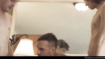 Fans - - leolouis0 - a quick threesome in the studio - gay porn video