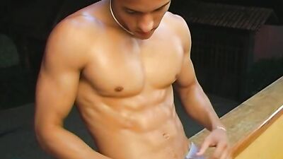 Leandro - Top Bombasse - gay porn video
