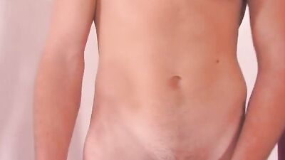Levi et Miami, leur 1ere fois nus! - gay porn video