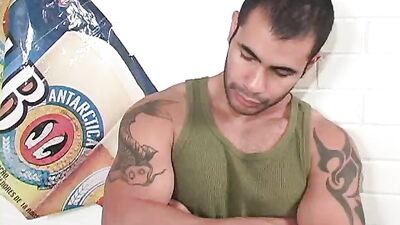 Top baise entre latinos bien gaules - gay porn video