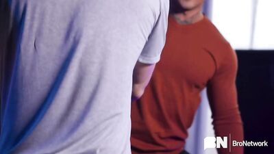 VR Bro Job - Kenzo Alvarez & Upton Sterling 2023-03-31 - gay porn video