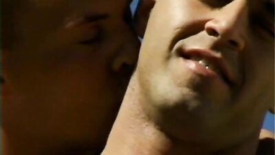 Trio dans la nature de bogosportifs - gay porn video