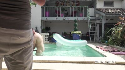 Kevin James Fred Dim Bdx - camera Kevin James fucked by Fred in the pool - gay porn video