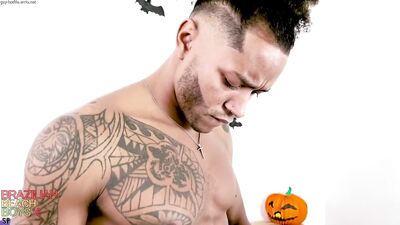 15 minutes to jerk off - gay porn video