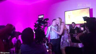 Fans -Red Carpet AVN Awards With Taylor Reign - gay porn video