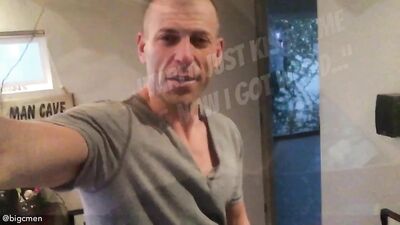 Fans -Jared Just Kissed Me & Now I Got Wood - gay porn video