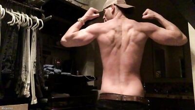 Fans - Big C Showin Off His Gains - gay porn video