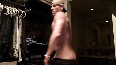 Fans - Big C Showin Off His Gains - gay porn video