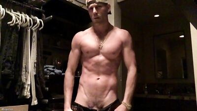 Fans - Big C Showin Off His Gains - gay porn video