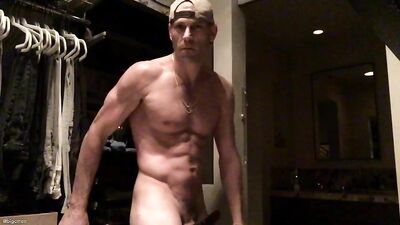 Fans - Big C Showin Off His Gains - gay porn video